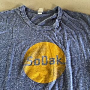 Alternative Earth Vintage Style South Dakota Soft Graphic T Mens XL Women 2XL